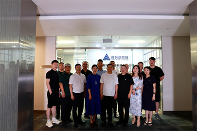 熱烈歡迎無錫市新沂商會一行蒞臨我司考察指導!